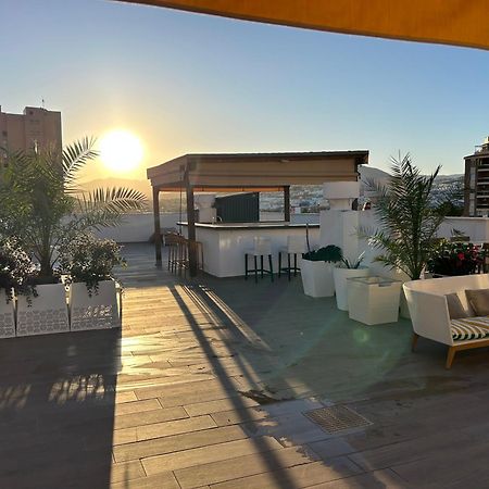 Atico Con Enorme Terraza Y Chill Out Particular Appartement Benidorm Buitenkant foto