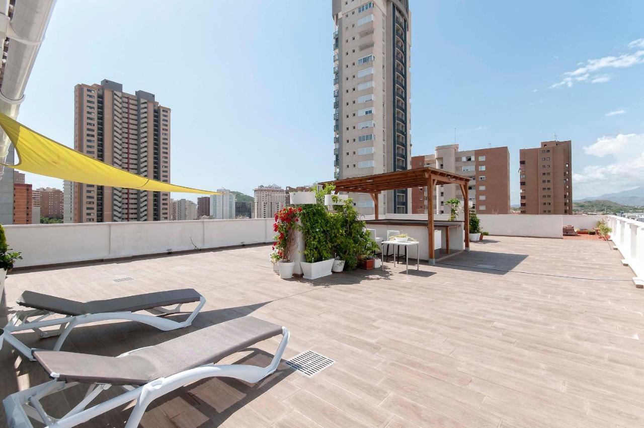 Atico Con Enorme Terraza Y Chill Out Particular Appartement Benidorm Buitenkant foto