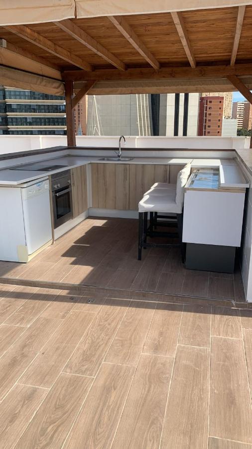 Atico Con Enorme Terraza Y Chill Out Particular Appartement Benidorm Buitenkant foto