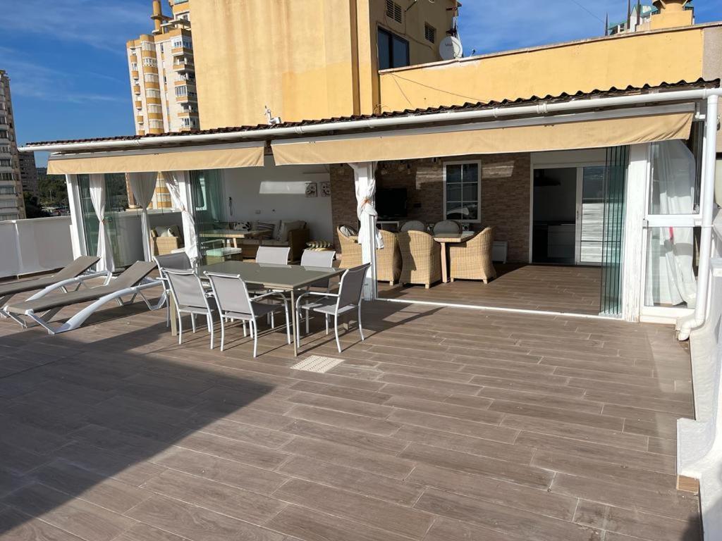 Atico Con Enorme Terraza Y Chill Out Particular Appartement Benidorm Buitenkant foto