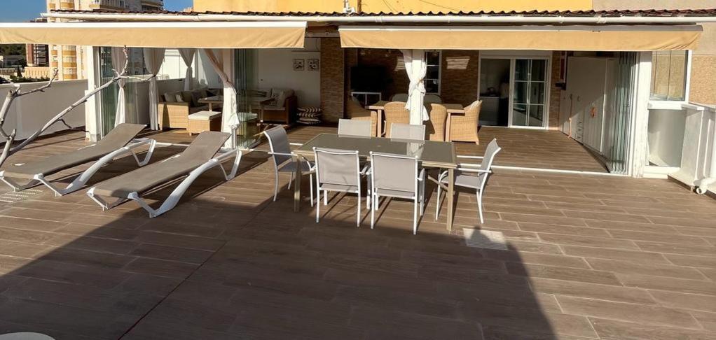 Atico Con Enorme Terraza Y Chill Out Particular Appartement Benidorm Buitenkant foto