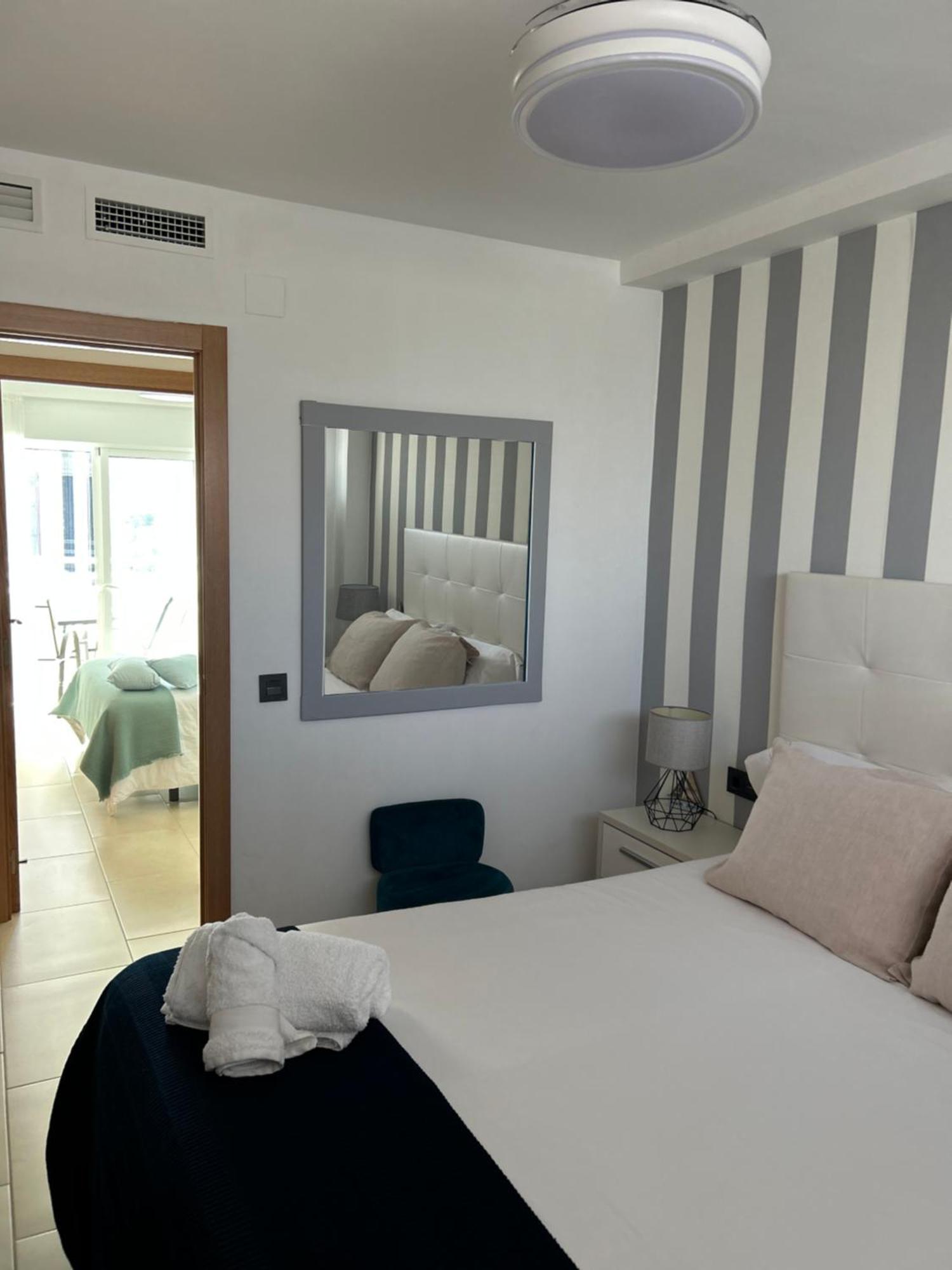 Atico Con Enorme Terraza Y Chill Out Particular Appartement Benidorm Buitenkant foto