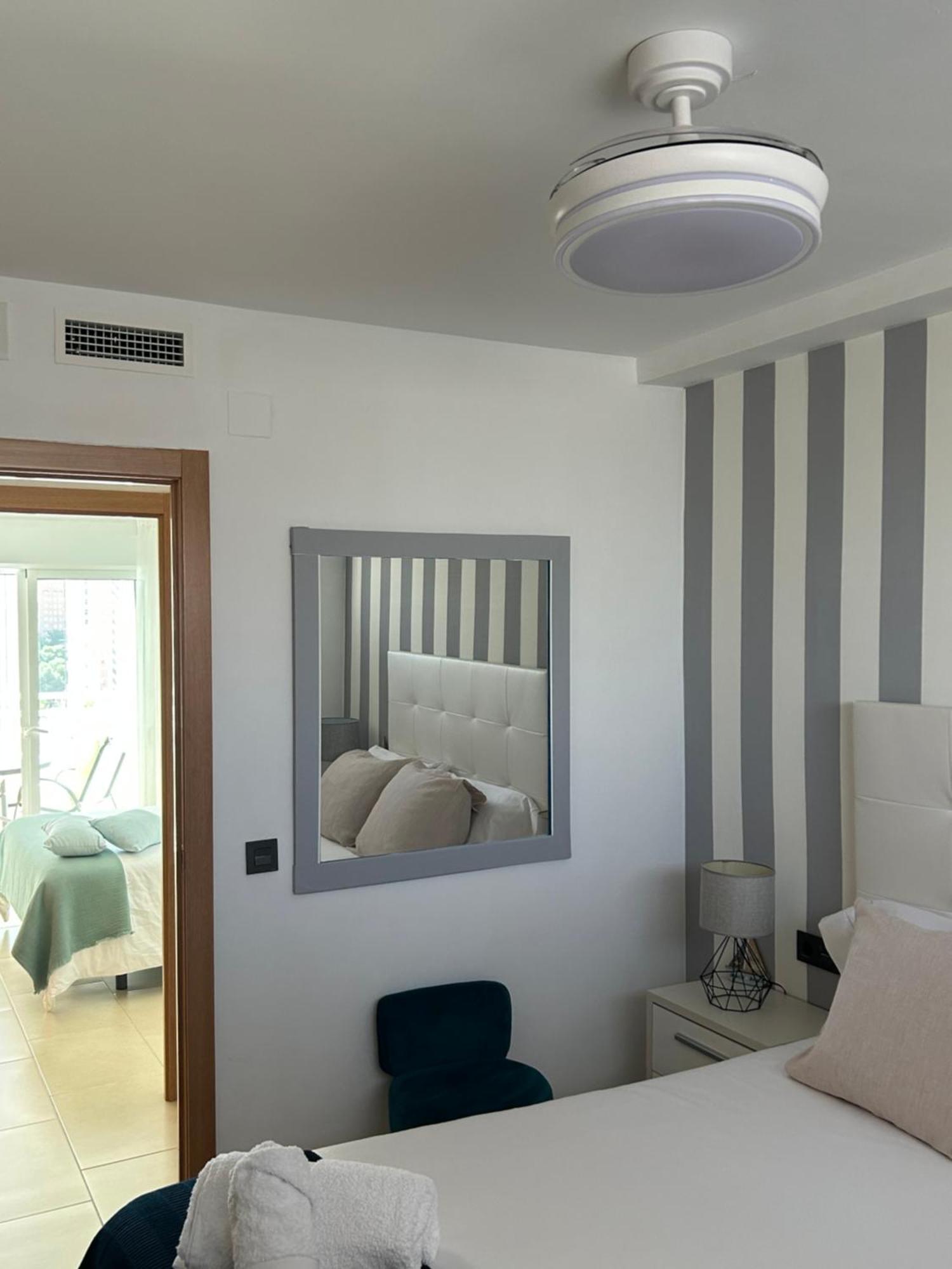 Atico Con Enorme Terraza Y Chill Out Particular Appartement Benidorm Buitenkant foto