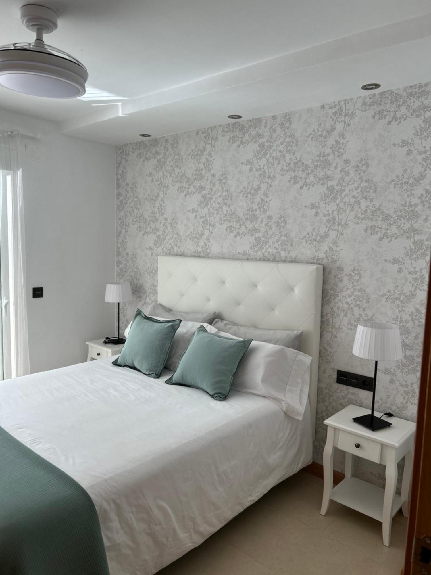 Atico Con Enorme Terraza Y Chill Out Particular Appartement Benidorm Buitenkant foto