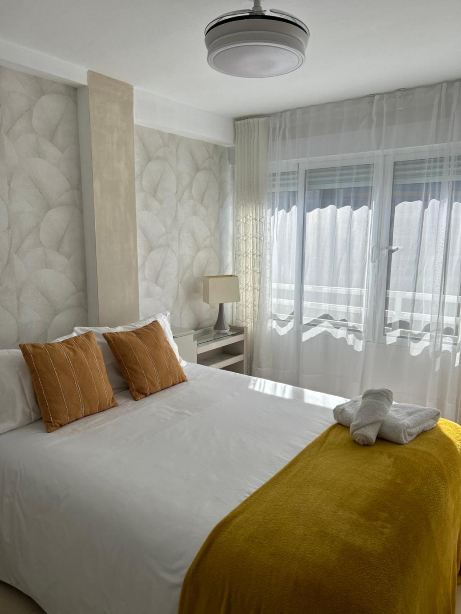 Atico Con Enorme Terraza Y Chill Out Particular Appartement Benidorm Buitenkant foto