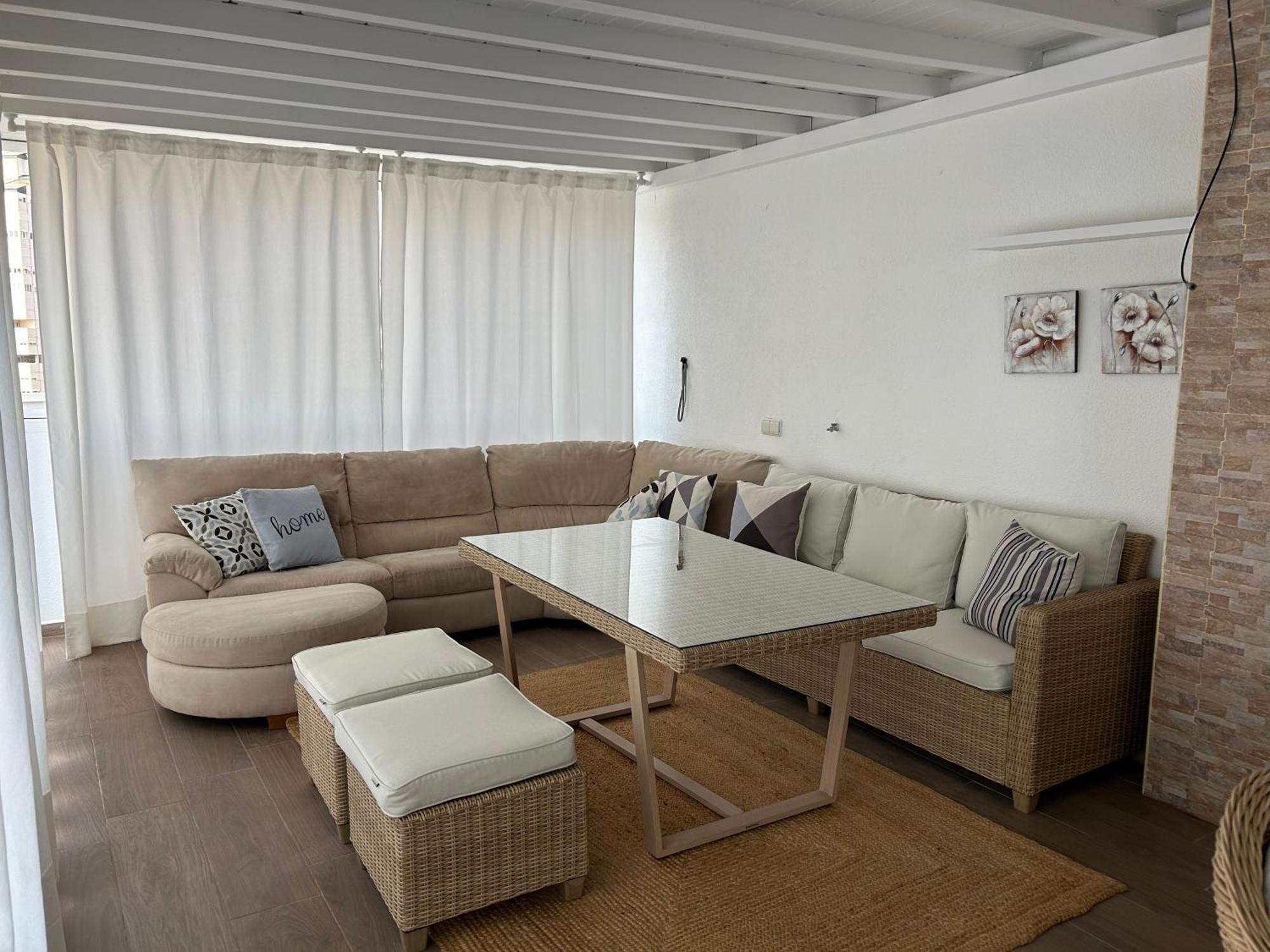 Atico Con Enorme Terraza Y Chill Out Particular Appartement Benidorm Buitenkant foto